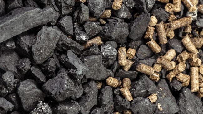 Węgiel czy pellet – co wybrać